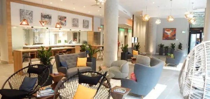 1090 Bleury for rent