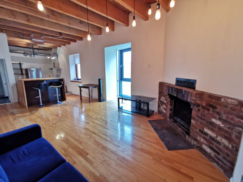 215 Saint Laurent loft rent