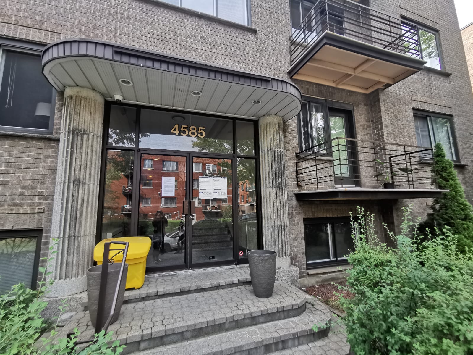 4585 Dupuis Montreal Apartment for Rent AGRASOY REALTY